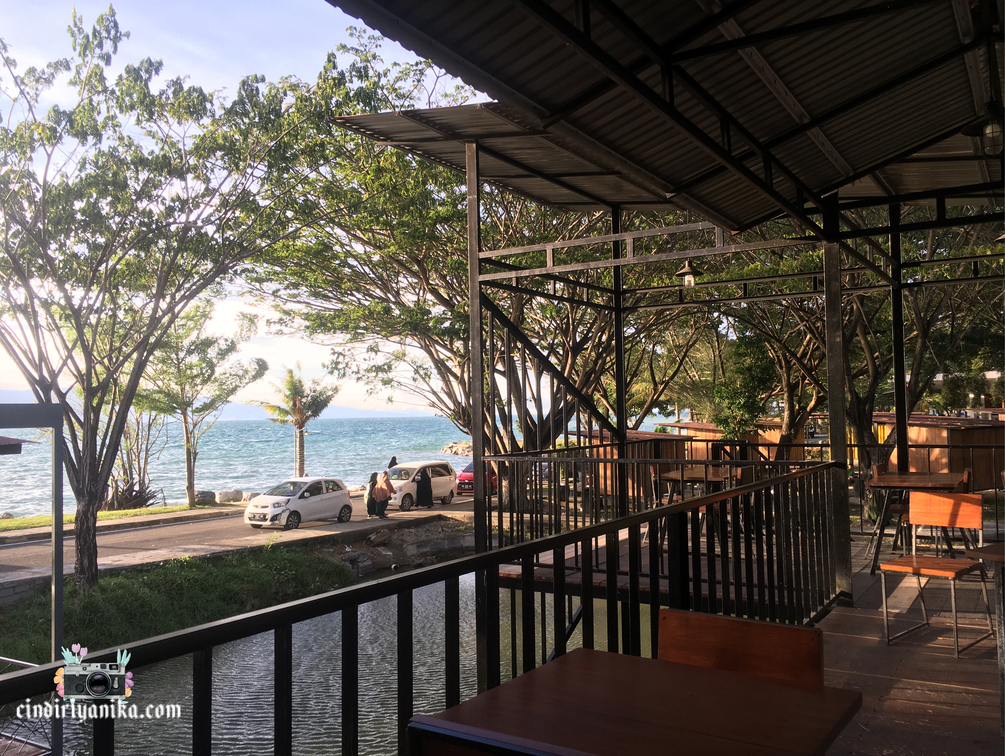 Menikmati Pantai Taipa Di Kota Palu Ruang Cindi