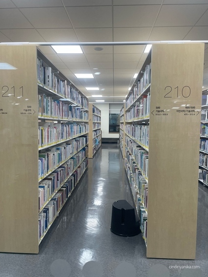 Seongyeong Library