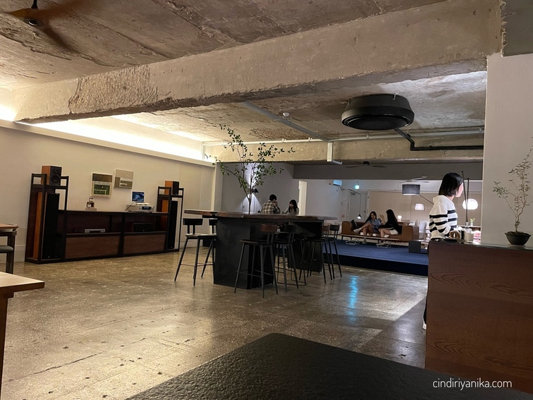 Vonzrr Cafe