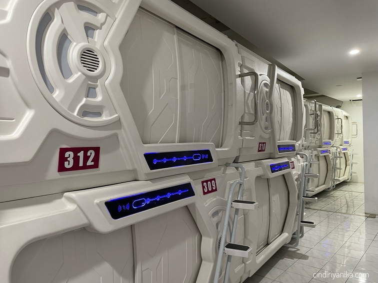 Shakti Capsule Hotel