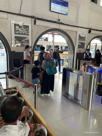 Traveling Bersama Anak dengan Kereta Api